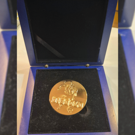 MONEDA CONMEMORATIVA DIEGOLD – DIEGO ARMANDO MARADONA 1960 ∞